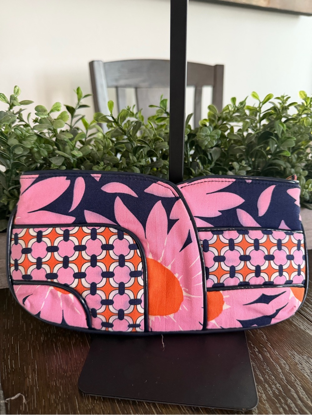 Vera Bradley “Loves Me” Floral Quilted Clutch Wristlet Pouch